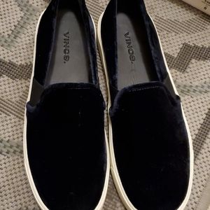 Brand new no box velvet vince sneakers